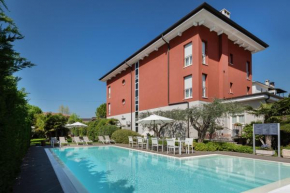  Vialeromadodici Rooms & Apartments  Лацизе